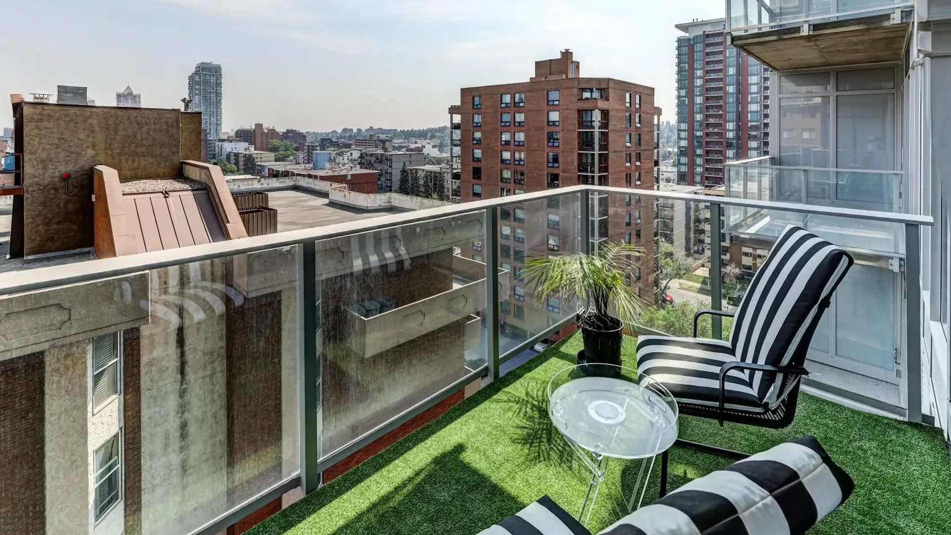 Appartement Boutique Studio City Views, Patio, Fireplace Voglio Bene Calgary
